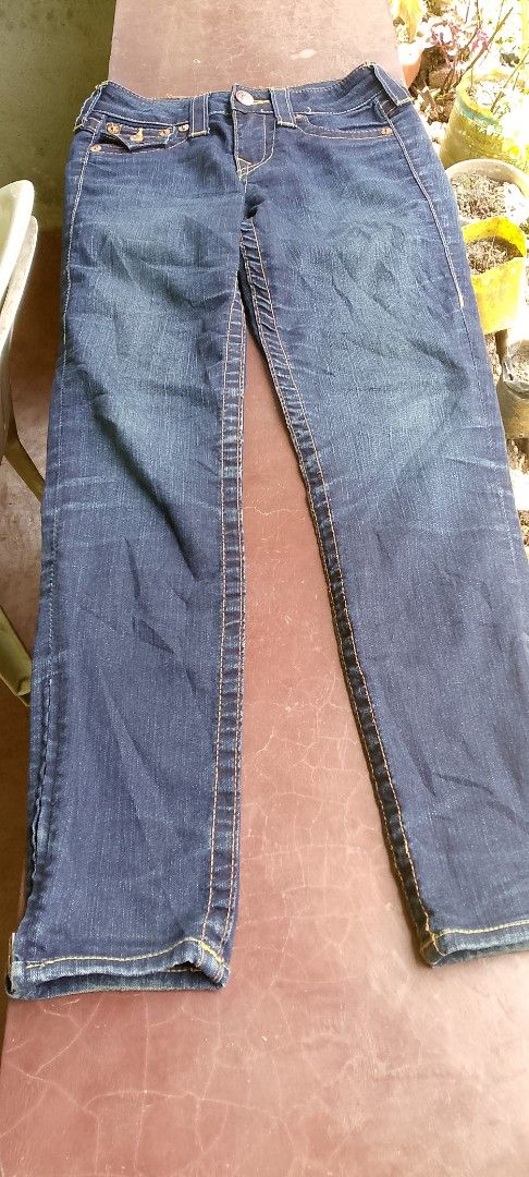 True Religion jeans (Category: Jeans) located in Montevista. Submitted by lee_ly (Listing ID 1378381436, Image 1). Description: waist - 25 color like new.
