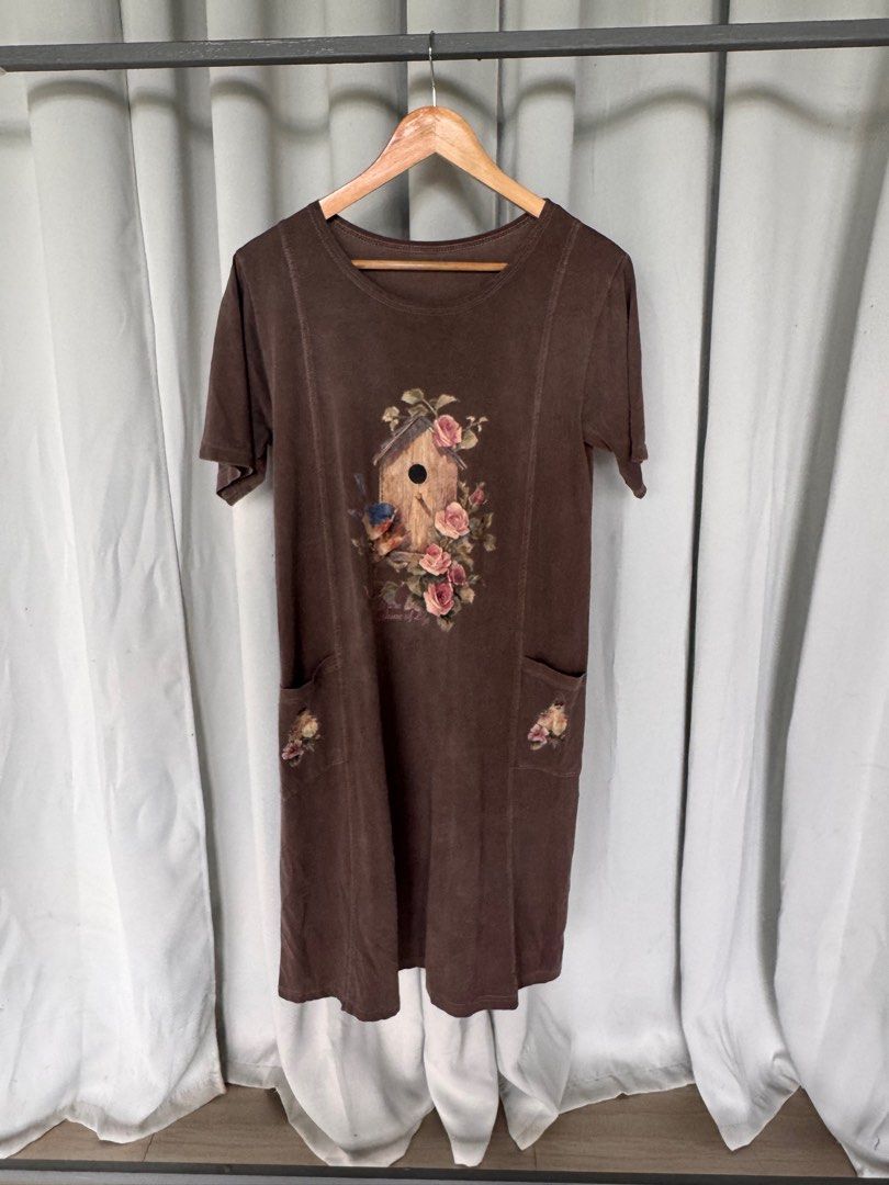 T-SHIRT DRESS (Category: Dresses) located in Quezon City. Submitted by leafymix (Listing ID 1378426761, Image 1). Description: Super presko - cotton Brown With pockets.
