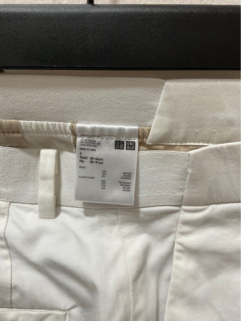 Uniqlo White Pants in S (Category: Other Bottoms) located in Makati City. Submitted by brandedfindss (Listing ID 1378346520, Image 3). Description: Size S.