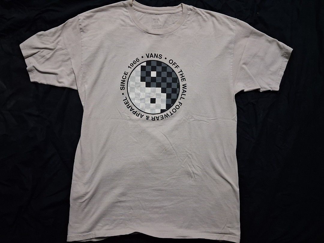 Vans Shirt (Category: Tshirts & Polo Shirts ) located in Caloocan City. Submitted by parkpeter (Listing ID 1378496536, Image 1). Description: vans 21 width 29 length.
