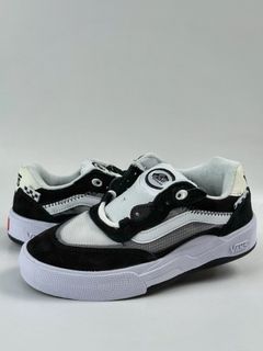 (Category: ) located in . Submitted by khai.uasneakers (Listing ID 1378529634, Image 1). Description: .