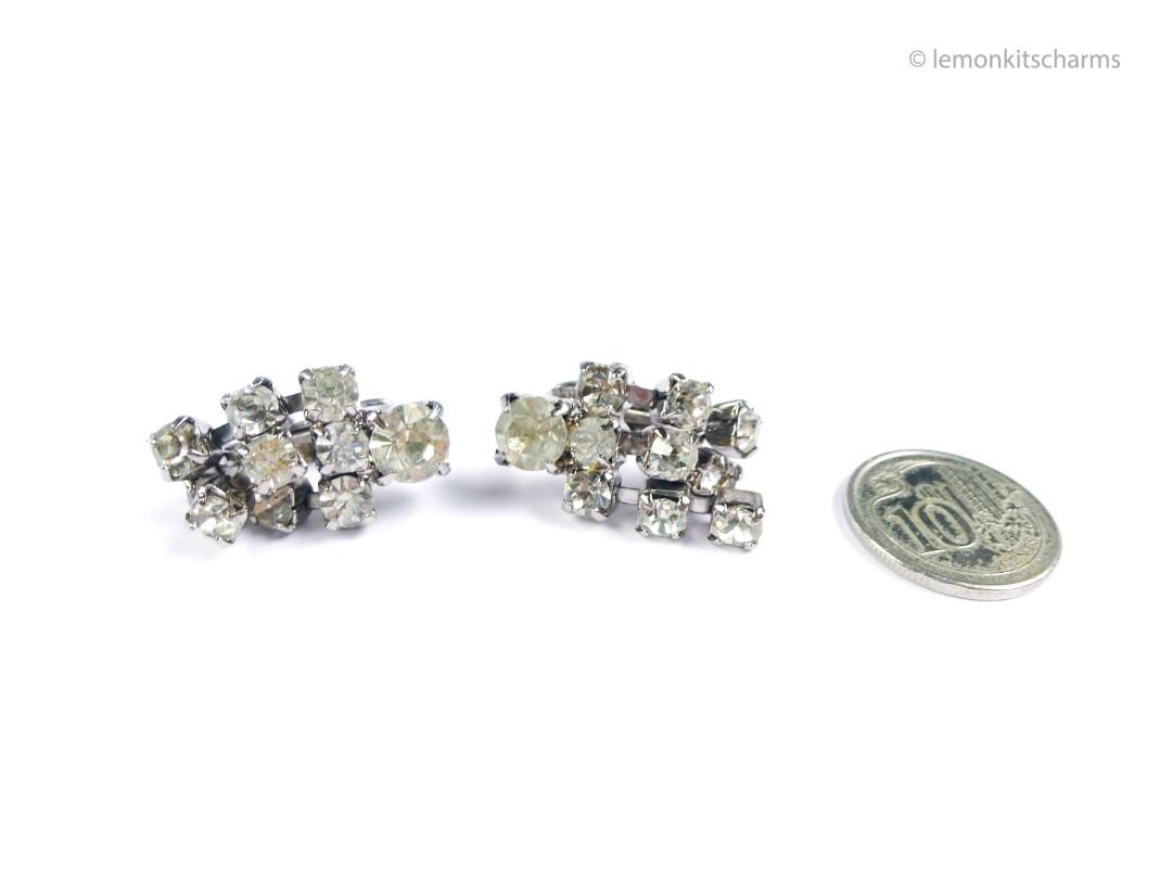 Vintage 1960s Clear Rhinestone Fringe Pierced Earrings, er2672-ci (Category: Earrings) located in Singapore. Submitted by lemonkitscharms (Listing ID 1378459054, Image 2). Description: Vintage 1960s Clear Rhinestone Fringe Earrings, for pierced ears. Aging to the rhinestones with clouding and/or darkening. Metal is in very good condition. These rarely come in pierced forms, they usually are clip/screw-backs. Pretty clever how they added posts ont