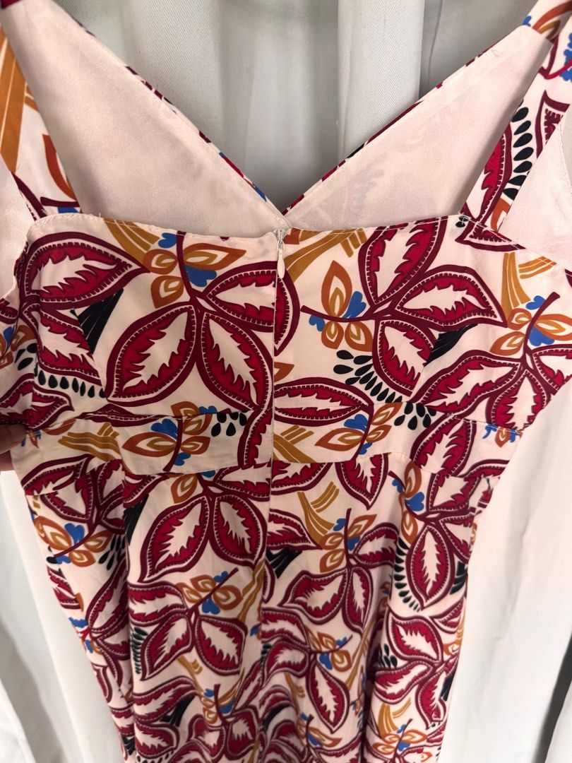 VINTAGE DRESS (Category: Dresses) located in Quezon City. Submitted by leafymix (Listing ID 1378423981, Image 3). Description: Fits to Large Office attire .