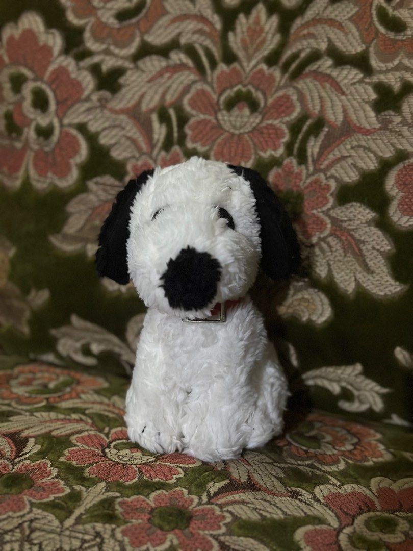 Vintage Snoopy Sitting Plush Stuffed toy Peanuts (Category: Plushies & Soft Toys) located in Quezon City. Submitted by oohsahanuhh (Listing ID 1378409927, Image 1). Description: Gcash payment Meet up SM NORTH or Shpee Chckout.