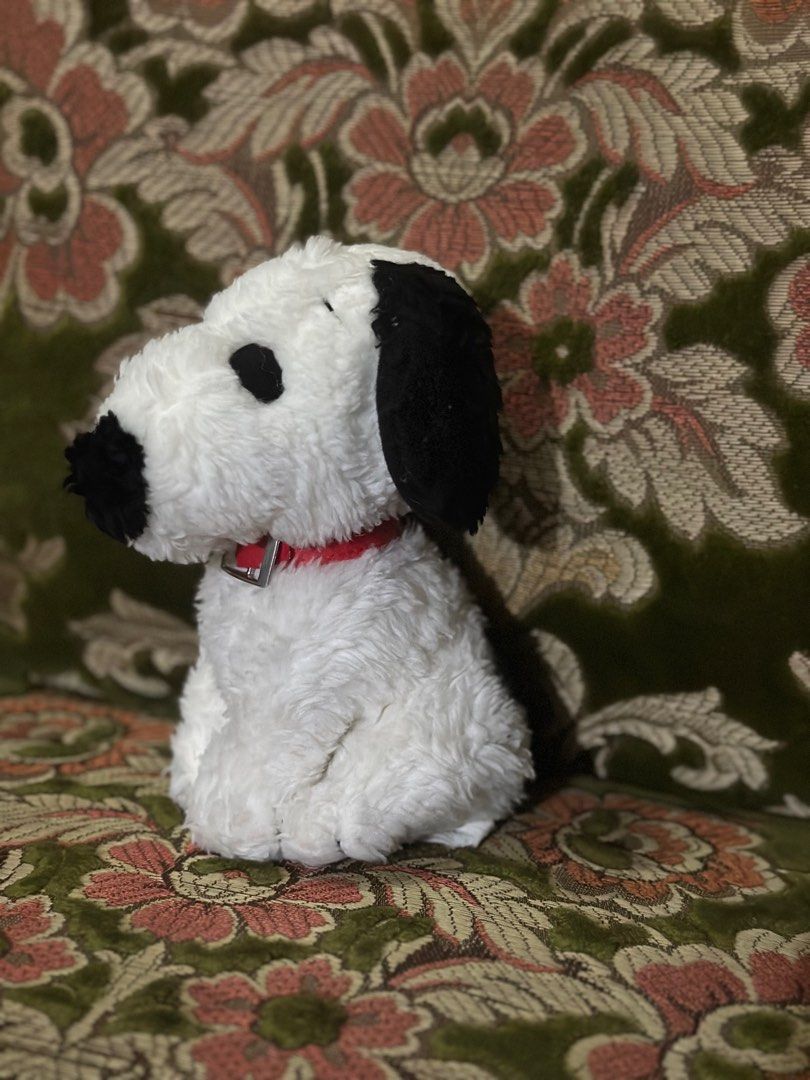 Vintage Snoopy Sitting Plush Stuffed toy Peanuts (Category: Plushies & Soft Toys) located in Quezon City. Submitted by oohsahanuhh (Listing ID 1378409927, Image 2). Description: Gcash payment Meet up SM NORTH or Shpee Chckout.
