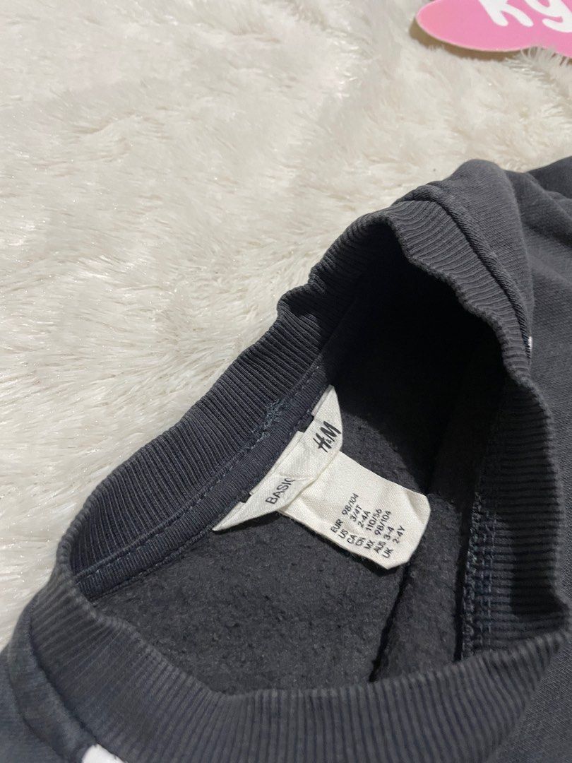 (2Y) H&M . Crewneck sweater anak laki laki (Kategori: Baju Bayi) berada di Kebumen. Dikirim oleh faradiba.nadheera (ID iklan 1383690336, Gambar 3). Deskripsi: Brand h&m On tag size 2-4Th Masih sangat oke More info chat ya.