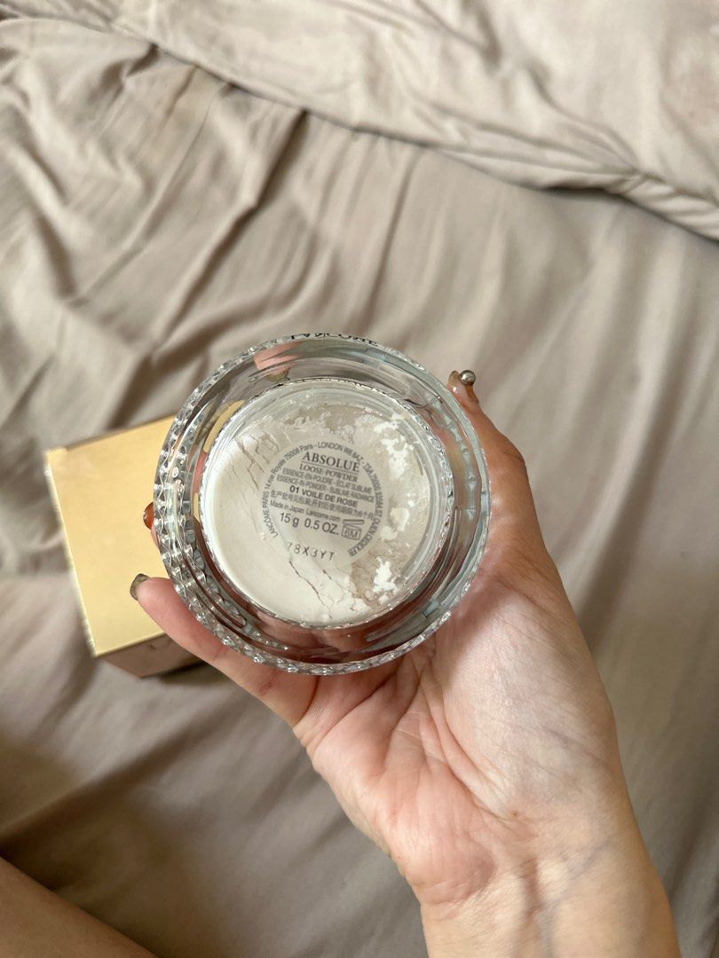 由 zzzzz_10612224 (刊登 ID 1383668223，圖片 2) 提交，位於 桃園市 (Taoyuan) 的 全新！蘭蔻絕對完美精粹蜜粉 (類別：化妝品)，說明：全新 01 。