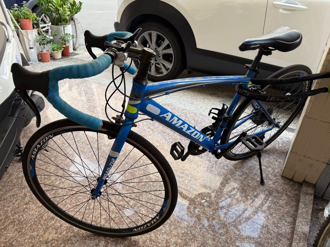 由 ktrstin.9887 (刊登 ID 1383722902，圖片 1) 提交，位於 高雄市 (Kaohsiung) 的 腳踏車 (類別：單車)，說明：購買後兒子只騎ㄧ個學期，轉學校就讀，用不到。 原價5500，腳踏車狀況良好，附贈水壺架、反光貼條、腳踏車鏈條鎖。。