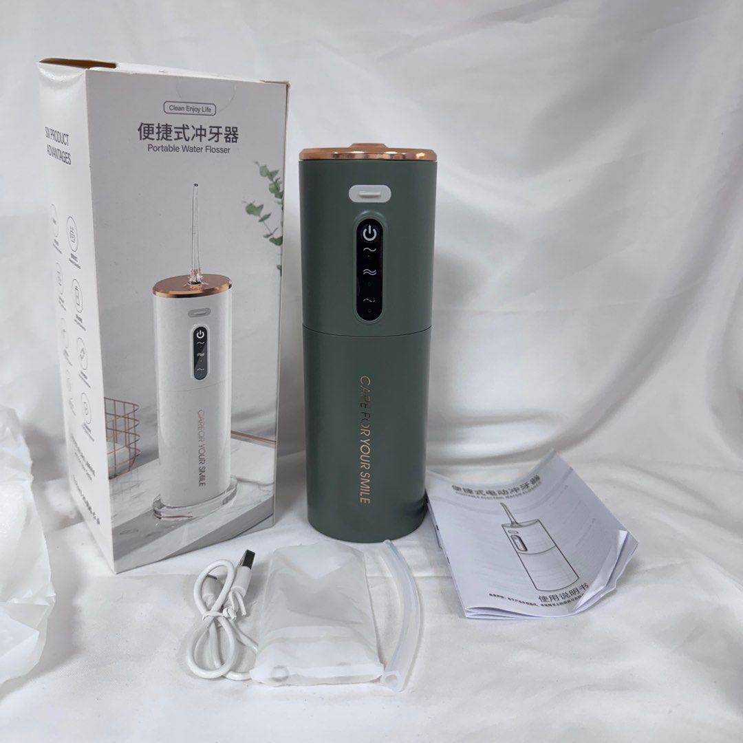 由 jstore102030768 (刊登 ID 1383726887，圖片 1) 提交，位於 台北市 (Taipei) 的 便攜式沖牙機𓂃 (類別：個人清潔保養)，說明：如圖 測試OK 替換噴頭*2。