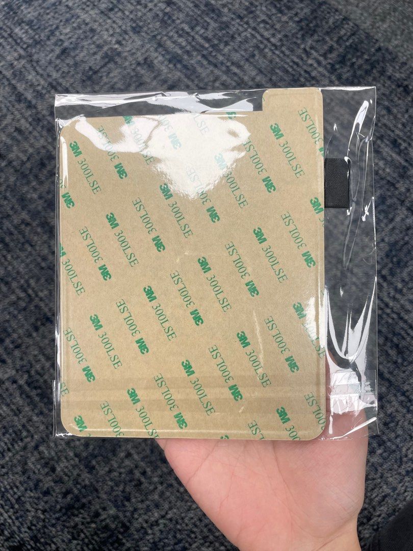 由 jyc521 (刊登 ID 1383757298，圖片 2) 提交，位於 台北市 (Taipei) 的 全新可黏貼在筆電的滑鼠套 (類別：其他電腦及電子周邊產品)，說明：全新沒用過，因為不習慣用這個故售出 賣場還有其他東西歡迎來逛逛喔。