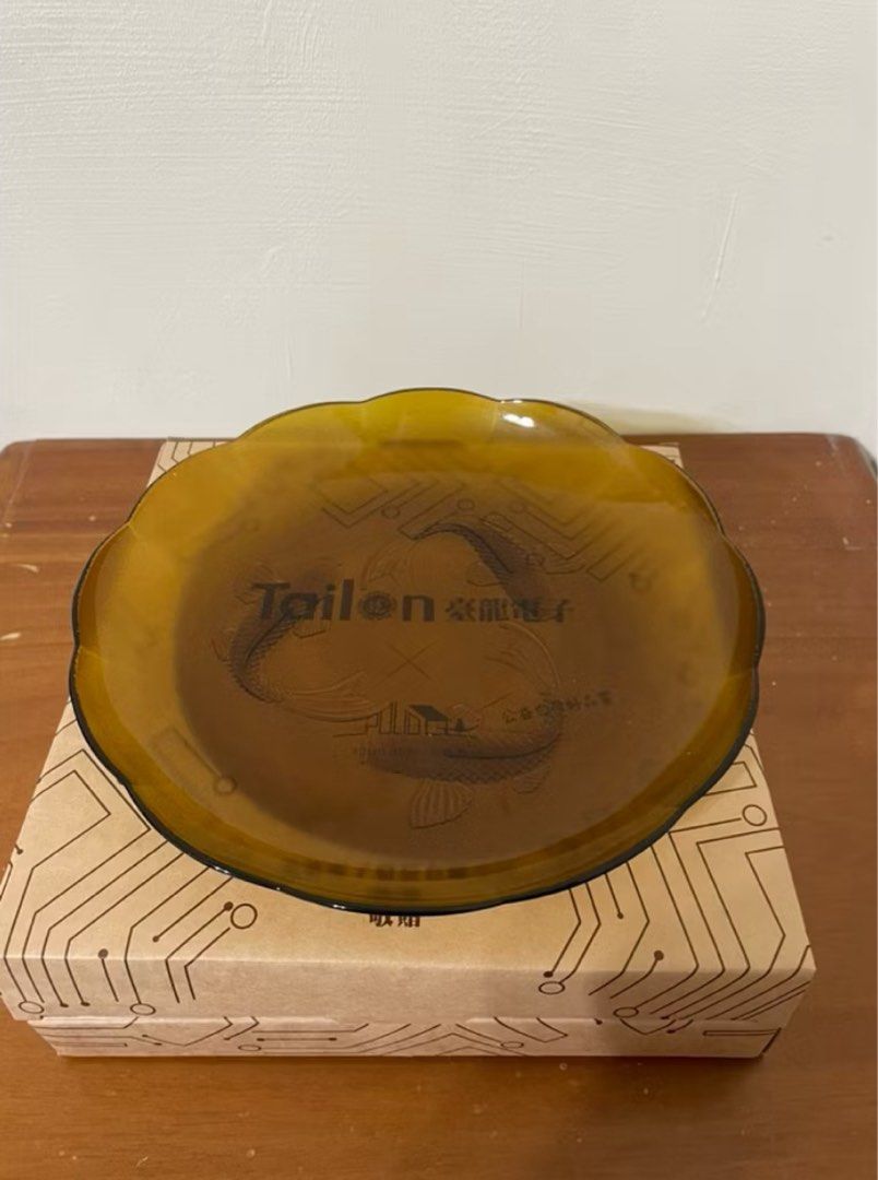 由 ivy88888888 (刊登 ID 1383762487，圖片 1) 提交，位於 台北市 (Taipei) 的 初見 海洋之星1入 裝 HM-3606 錦鯉浮雕 琥珀色 水果盤 沙拉盤 (類別：其他廚具和餐具)，說明：一個$20。