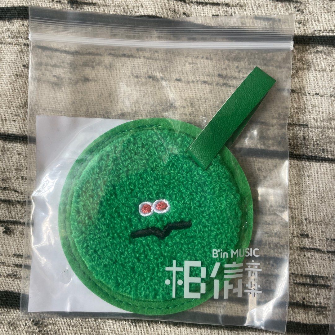 五月天☆#5525扭蛋殼 阿信款+隨身磁扣包吊飾 阿信款☆MAYDAY 五月天5525 扭蛋隨身磁扣包吊飾(怪獸款)/防水束口袋包+雨衣/扭蛋