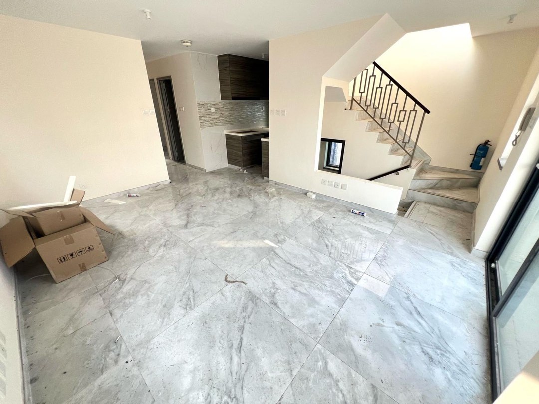 🔥 ！全新現樓！元朗橫洲 🏠 700呎三樓+700呎天台，3房2廁，近大路邊64076921404035111