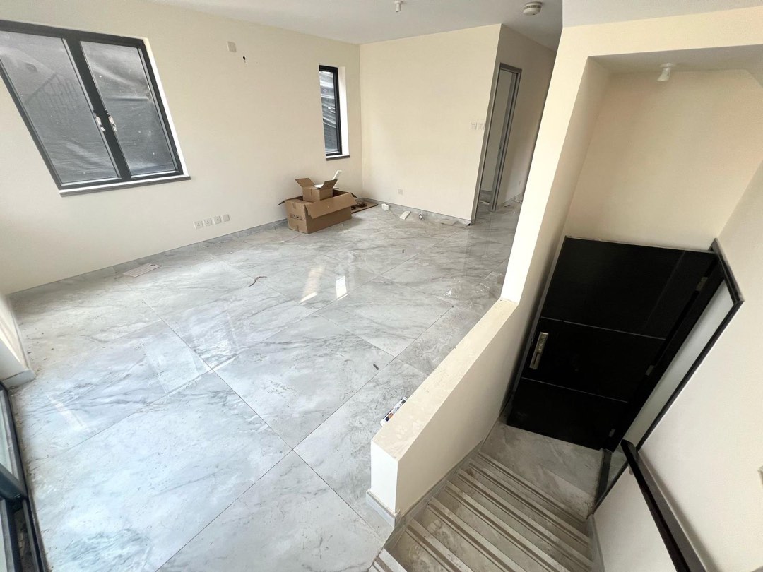 🔥 ！全新現樓！元朗橫洲 🏠 700呎三樓+700呎天台，3房2廁，近大路邊64076921404035110