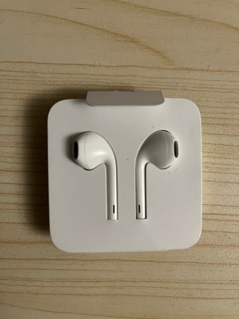 由 hsin20047059420 (刊登 ID 1383820414，圖片 1) 提交，位於 台南市 (Tainan) 的 原廠 Apple 蘋果iPhone Lightning線控 耳機 (類別：耳機)，說明：原廠 Apple 蘋果iPhone Lightning線控 耳機。