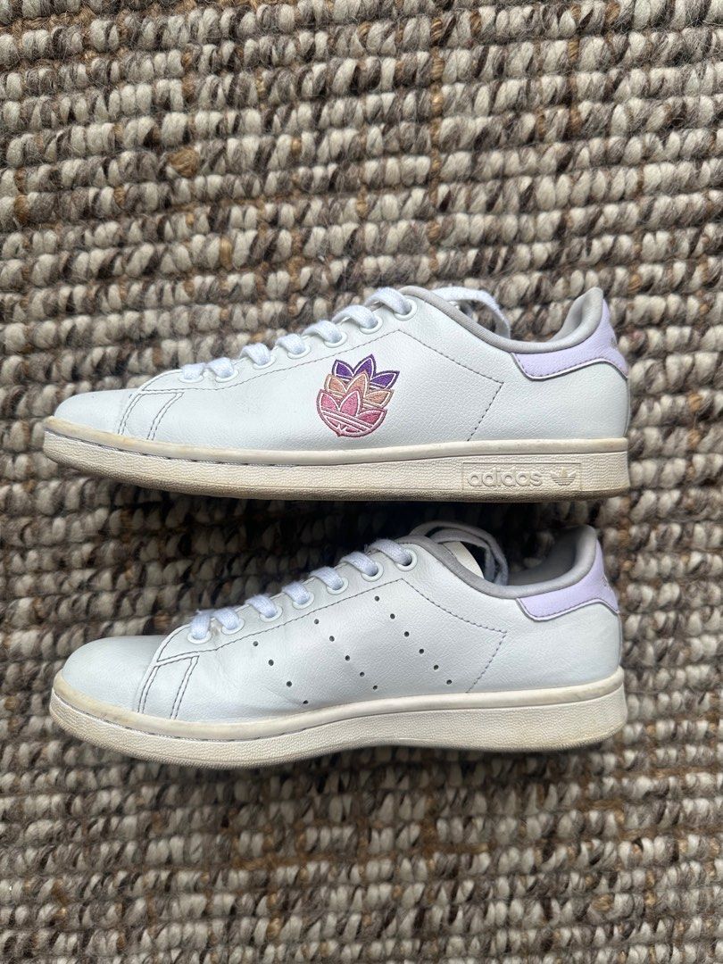 Adidas Stan Smith and NMD R1 (Category: Sneakers) located in Makati City. Submitted by jerbinator11 (Listing ID 1383836560, Image 3). Description: With original boxes and tags. Size 6.5 US for Stan Smith and size 6 US for NMD R1 No issue, used but not abused.