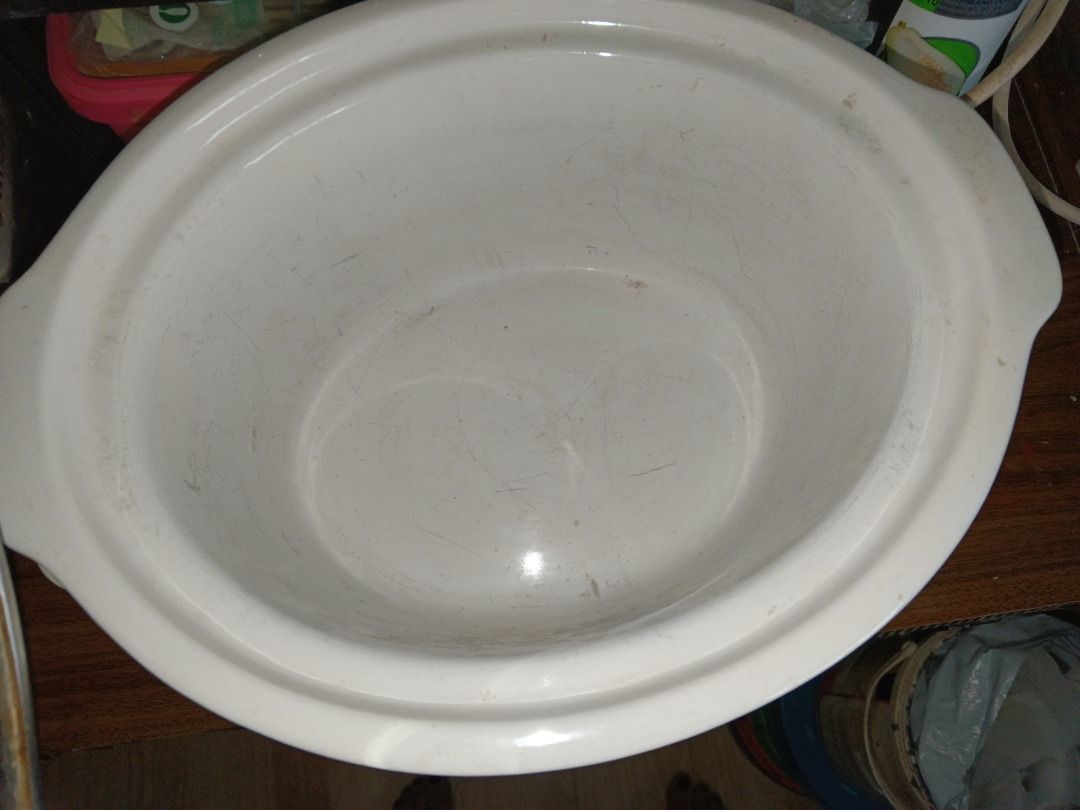 Allegretto (Category: Cookware & Accessories) located in Trece Martires City. Submitted by sulit_buys (Listing ID 1383694261, Image 3). Description: Slow Cooker Stoneware Ceramic heavy 220v Not using anymore, it's working Bought in Korea .