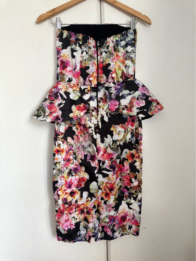 Asos Florer Peplum Dress (Category: Dresses) located in Muntinlupa City. Submitted by kdeclutters (Listing ID 1383677621, Image 2). Description: Asos peplum dress, with structured lining at the top half. Never worn since I got the wrong size. .
