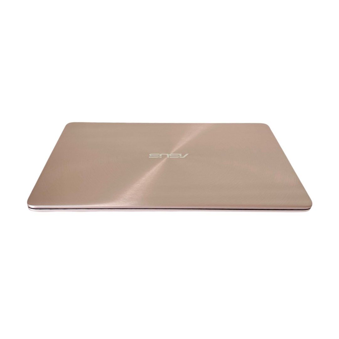由 m.space. (刊登 ID 1383788721，圖片 2) 提交，位於 台南市 (Tainan) 的 (二手筆電）ASUS ZenBook UX410U玫瑰金I5-7200U 華碩筆電 (類別：桌上電腦或筆記型電腦)，說明：-筆電外觀保持良好，有些微使用痕跡。 -電池無法蓄電，需插著充電器使用，‼️電池有一點膨脹，需自行更換電池‼️ -筆電無法重置回復原廠設定，需自行處理。 -有原外盒、充電器。 //規格// 顏色：玫瑰金 顯示器：14.0 FHD 處理器：INTEL I5-7200U 硬碟：256G SATA3 SSD 記憶體：DDR4 4G 作業系統：WIN10。