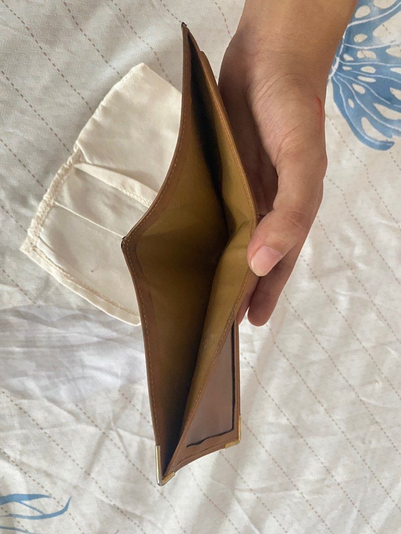 Authentic Celine Bifold Wallet (Category: Luxury Bags & Wallets) located in Tabuk. Submitted by iinnkk (Listing ID 1383741006, Image 3). Description: Last price posted 100% Original See photos for the flaws.