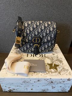 (Category: ) located in . Submitted by breakmyfashion (Listing ID 1383826301, Image 1). Description: .