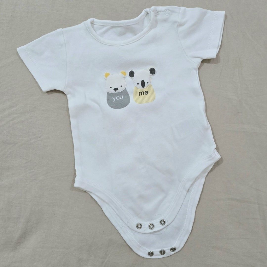 Babyshop juniors baju bayi NO NEGO (Kategori: Baju Bayi) berada di Bandung. Dikirim oleh prelovebynate (ID iklan 1383696783, Gambar 1). Deskripsi: onesie utk bayi 3-6 bulan up to 8 kg 30rb NO NEGO like new cm dipakai beberapa kali produk babyshop brand juniors bahan terbaik ga ragu ya sama brand ini pembelian satu set isi 5 onesie di etalase yang lain ya silakan di cek.