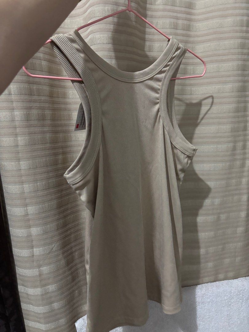 Bench Sando Top (XL) (Category: Sleeveless) located in Caloocan City. Submitted by sam018 (Listing ID 1383847854, Image 3). Description: Bench Sando Top (XL) 👕 Price: ₱230 (negotiable) ✔️ Brand new, never used ✔️ Comfortable and lightweight ✔️ Perfect for casual or lounge wear 🧺 Decluttering sale! 📩 Message me if interested..