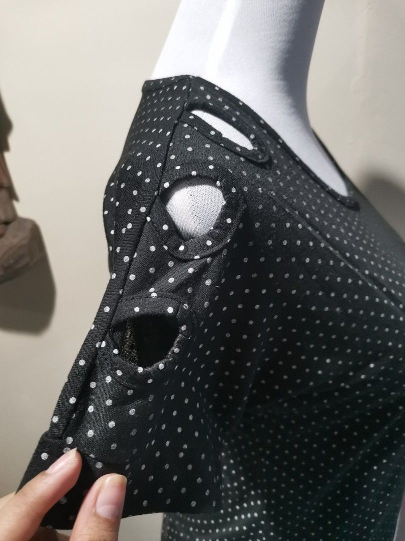 Black Polka Dots Blouse / Top (Category: Blouses) located in Makati City. Submitted by styledsecond_ (Listing ID 1383847387, Image 3). Description: 📝NOTES: • For sure buyers only, please. • No cancellation of orders upon confirmation. • No return, no exchange. • No Reservation • Kindly manage your expectations, as the items are pre-loved clothing. • Color may vary due to lighting 💵MODE OF PAYMENT: UB, Psbank, GCash, Paymaya 📚 MODE OF DELIVERY 