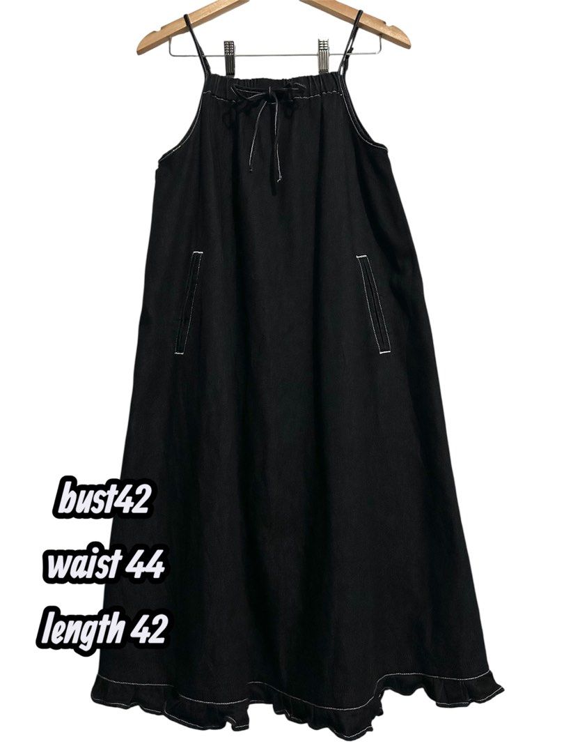 Black strappy denim dress (Category: Dresses) located in Daraga. Submitted by rrcollection34 (Listing ID 1383701532, Image 1). Description: size Small to XL black denim fabric color rate 10/10 fabric rate 10/10 no flaws no issue bagong bago super rare ang mga black denim dress and super expensive ang brand new .