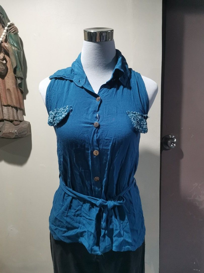 Blue Sleeveless Top (Category: Sleeveless) located in Makati City. Submitted by styledsecond_ (Listing ID 1383847292, Image 1). Description: 📝NOTES: • For sure buyers only, please. • No cancellation of orders upon confirmation. • No return, no exchange. • No Reservation • Kindly manage your expectations, as the items are pre-loved clothing. • Color may vary due to lighting 💵MODE OF PAYMENT: UB, Psbank, GCash, Paymaya 📚 MODE OF DELIVERY • J&T (