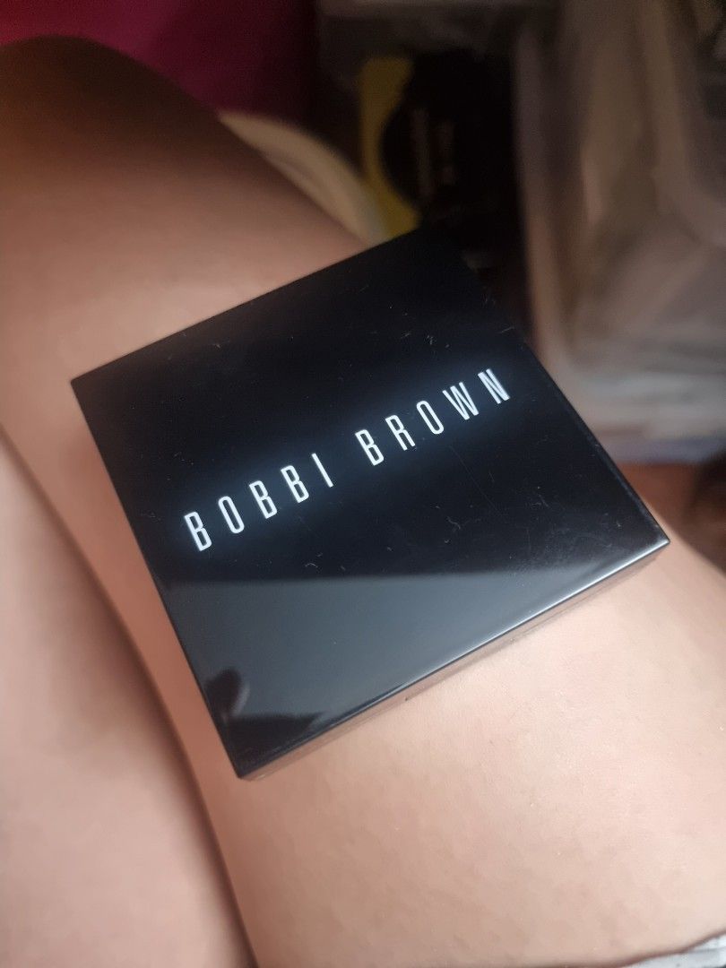 Bobbi Brown Highlighting Powder Pink Glow (Category: Makeup) located in Pasay City. Submitted by bejwled (Listing ID 1383785157, Image 2). Description: Bobbi Brown Highlighting Powder condition: like new. only used once shade: pink glow 100% guaranteed authentic. location: Makati Shipping via lalamove/grab or LBC. you can also pick up the item at Magallanes village, Makati..