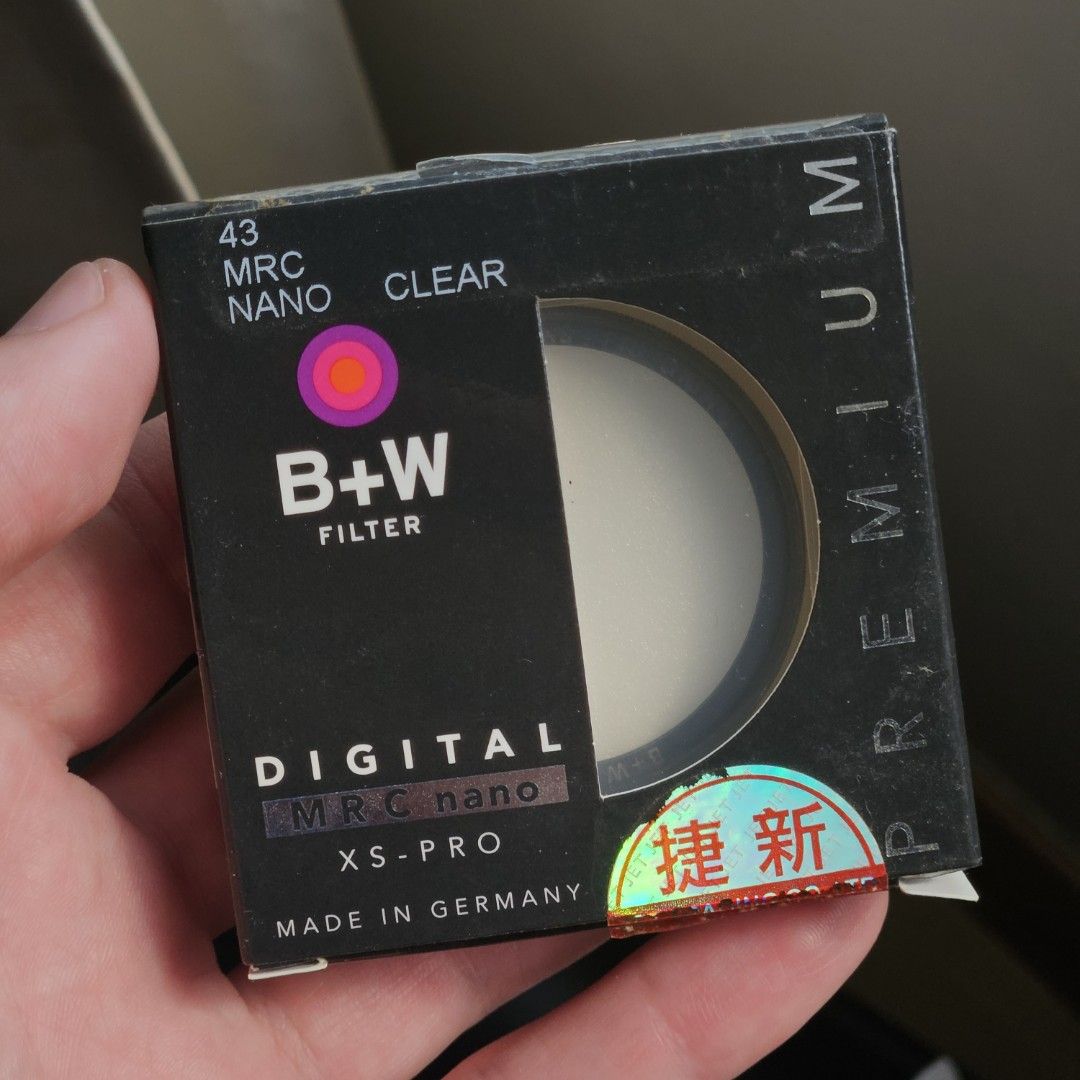 由 vutsix (刊登 ID 1383667978，圖片 3) 提交，位於 新竹市 (Hsinchu City) 的 b+w 43mm 保護鏡 xs-pro digital 007 (類別：相機袋)，說明：43mm 保護鏡 已使用很長時間 鏡片有細小劃痕 但不影響成像 (圖一) 完美主義者勿下標 售出不退。