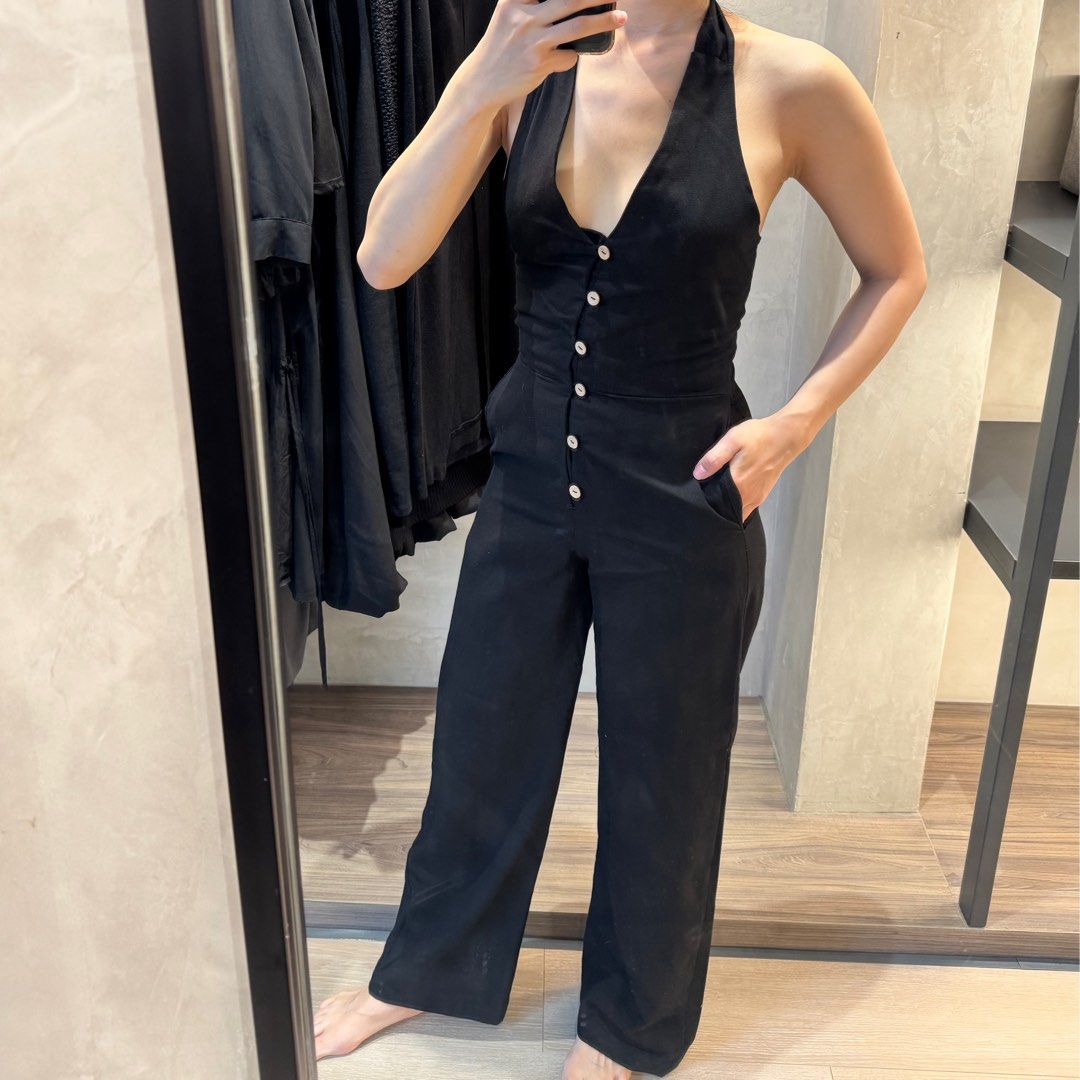 Carino black linen Samara jumpsuit (Category: Jumpsuits) located in San Juan City. Submitted by steffchua (Listing ID 1383804522, Image 1). Description: Used only once Original price ₱3k.