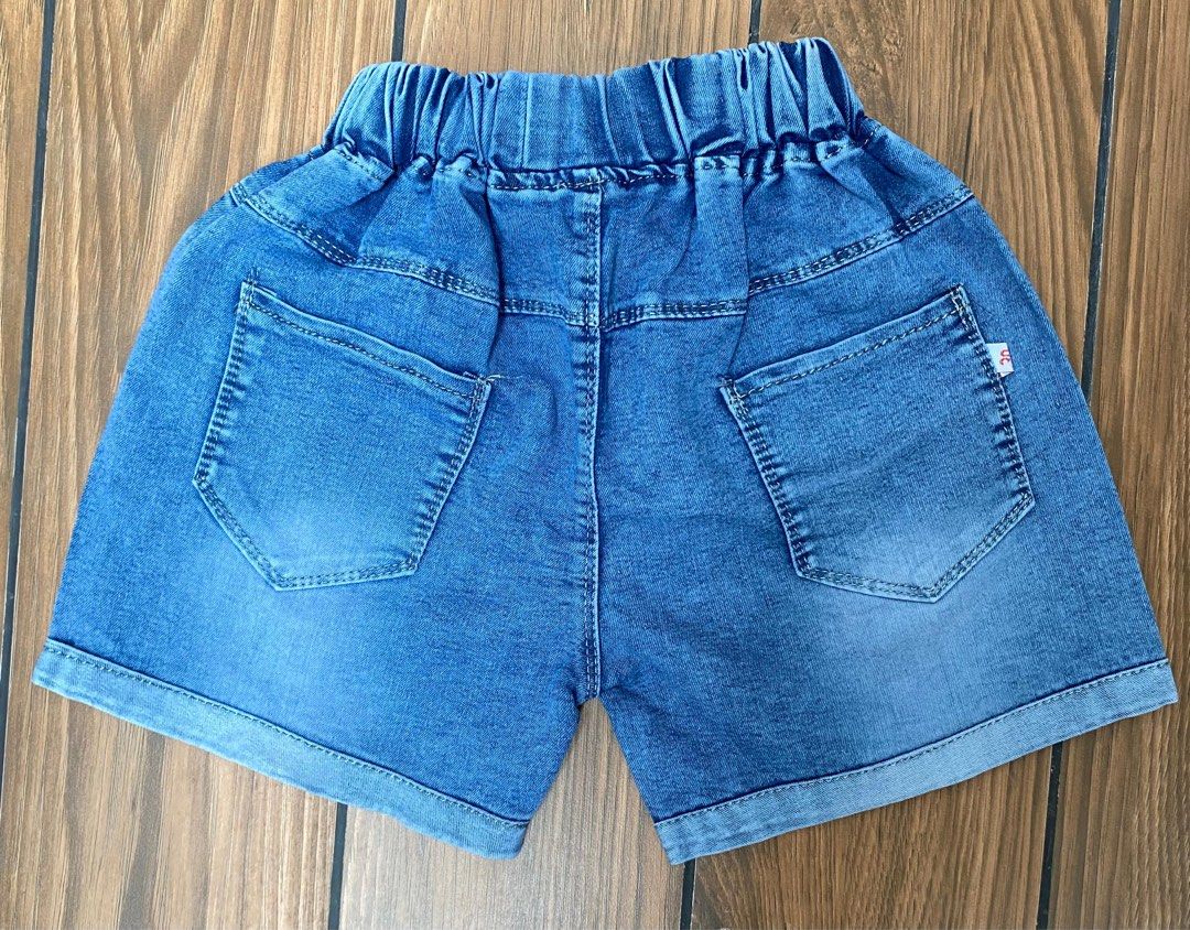 Celana anak2 Fashion good quality (Kategori: 4 hingga 7 tahun) berada di Jakarta Barat. Dikirim oleh novitanovi (ID iklan 1383756740, Gambar 3). Deskripsi: New pants Tidak terlalu pendek bagus Belum pernah dipakai cuma cuci simpan lemari Titip sodara beli dihk punya 100 lbh Bagian pita bs dilepas psg 4-7taun muat Lp 23-40cm Pj 31cm Bahan bagus .