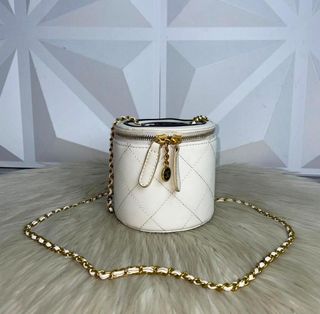 (Kategori: ) berada di . Dikirim oleh bagsie.vintage (ID iklan 1383711505, Gambar 1). Deskripsi: .