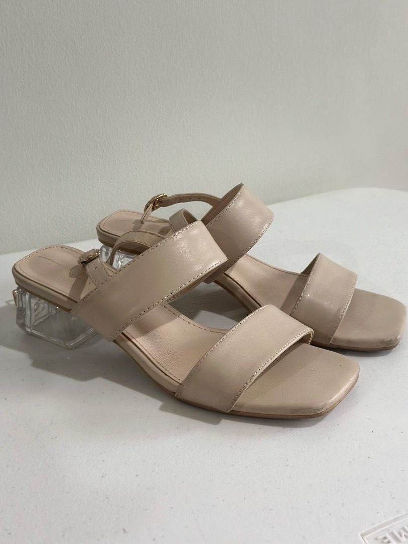 CLN Party Sandals (Category: Flats & Sandals) located in Quezon City. Submitted by paulinetyn63243 (Listing ID 1383781954, Image 2). Description: CLN Party Sandals Color Ivory Very Comfortable, used 5x only SIZE 38 Delivery shouldered by buyer.