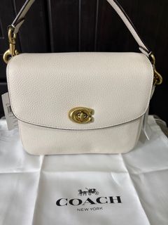 (Category: ) located in . Submitted by purse.vanity (Listing ID 1383766524, Image 1). Description: .