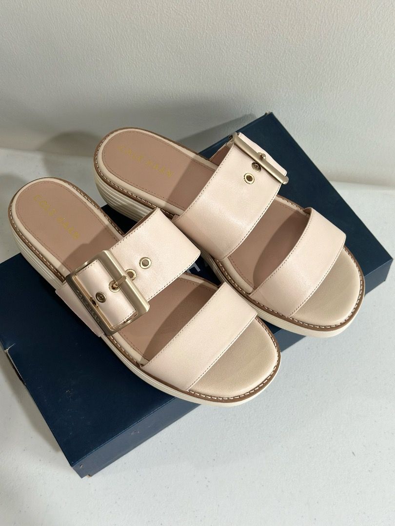 COLE HANN Sandals (Category: Flats & Sandals) located in Quezon City. Submitted by paulinetyn63243 (Listing ID 1383781659, Image 2). Description: BRAND NEW COLE HANN Color Ivory Original Price 9,995 Complete with Box, never been worn. SIZE 7C 4.5UK 37.5EUR Delivery shouldered by buyer.
