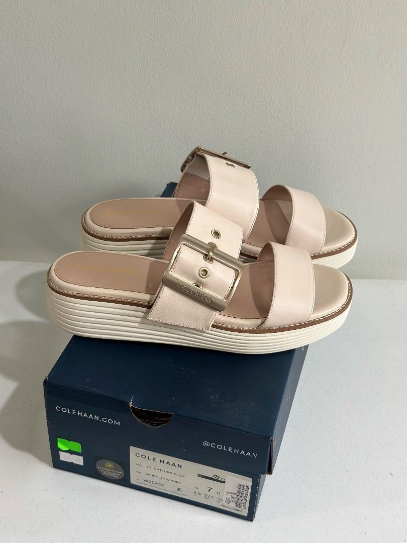 COLE HANN Sandals (Category: Flats & Sandals) located in Quezon City. Submitted by paulinetyn63243 (Listing ID 1383781659, Image 3). Description: BRAND NEW COLE HANN Color Ivory Original Price 9,995 Complete with Box, never been worn. SIZE 7C 4.5UK 37.5EUR Delivery shouldered by buyer.