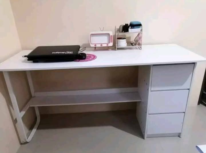 Computer Table Steel Base (Category: Tables & Sets) located in Manila. Submitted by redonlineshop (Listing ID 1383857387, Image 2). Description: Computer Table Steel Base ₱2000 Size:120x50x73cm 🎨White 🎨 Maple ₱1900 Size:100x50x73cm 🎨White ON HAND BRAND NEW Mode of Payment: Gcash,COD Same day delivery + Delivery Fee.