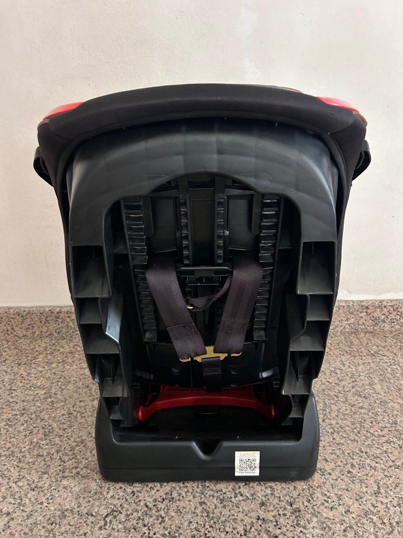 Crolla car seat (Category: Car Seats) located in Kuala Lumpur. Submitted by double_eee (Listing ID 1383723063, Image 3). Description: Crolla car seat, rarely use it. Everything function well .