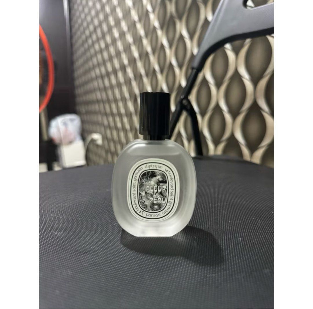 由 fraisier123 (刊登 ID 1383755905，圖片 1) 提交，位於 新北市 (New Taipei) 的 Diptyque肌膚之華髮香噴霧 (類別：香水、體香劑)，說明：只噴過兩次 板橋車站 樹林車站可以面交！。