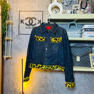 (Category: ) located in . Submitted by kckc_luxury (Listing ID 1383791944, Image 1). Description: .