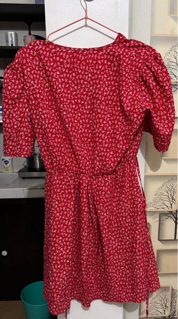 Eight 2 five red dress above the knee medium (Category: Dresses) located in Caloocan City. Submitted by sam018 (Listing ID 1383848547, Image 3). Description: .