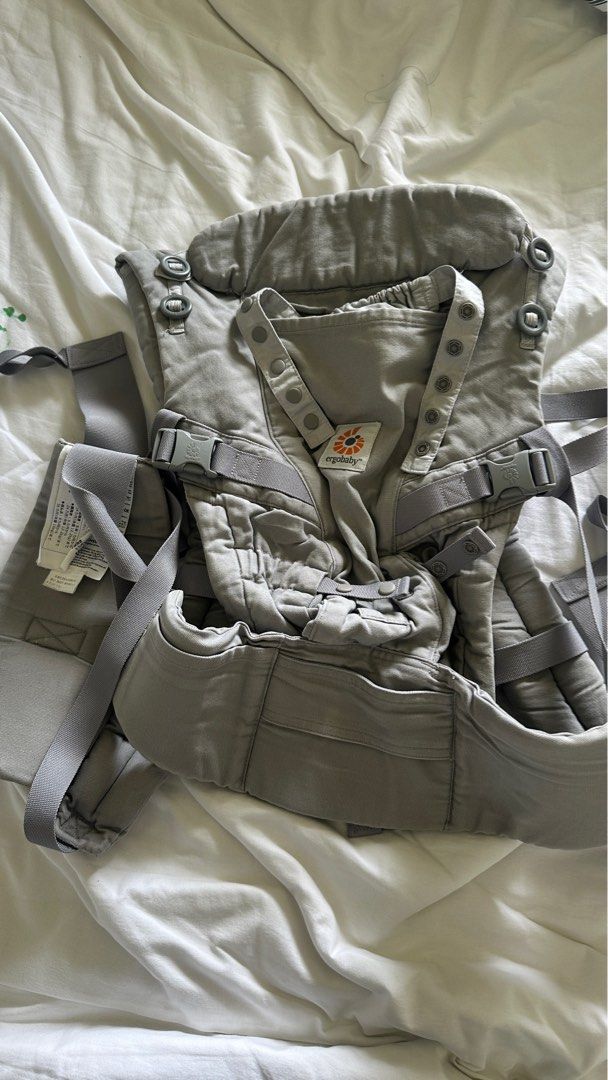Ergo baby carrier (Category: Carriers & Slings) located in Pasig City. Submitted by DeclutterMommaKim (Listing ID 1383695450, Image 1). Description: in very good condition , used twice rfs: use only during our japan trip, outgrown already by my baby this is very stable & perfect for travel & doing housework .