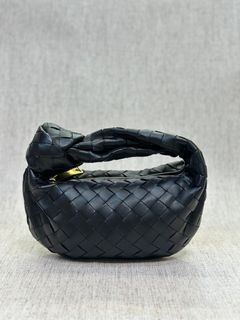 (Kategori: ) berada di . Dikirim oleh brandedboutiquez (ID iklan 1383684513, Gambar 1). Deskripsi: .