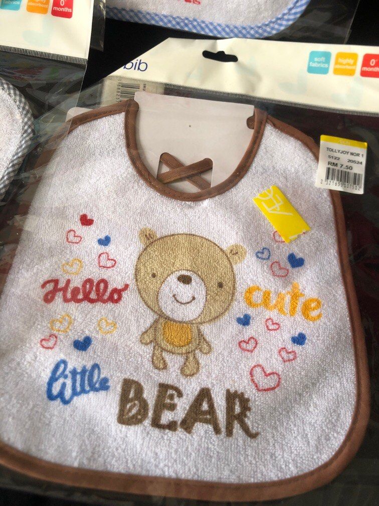 Feeding bib bundle sale (Category: Weaning & Toddler Feeding) located in Subang Jaya. Submitted by cruiyi (Listing ID 1383681262, Image 2). Description: Take all for RM10. Gifted and never used, my baby has grown out of them..
