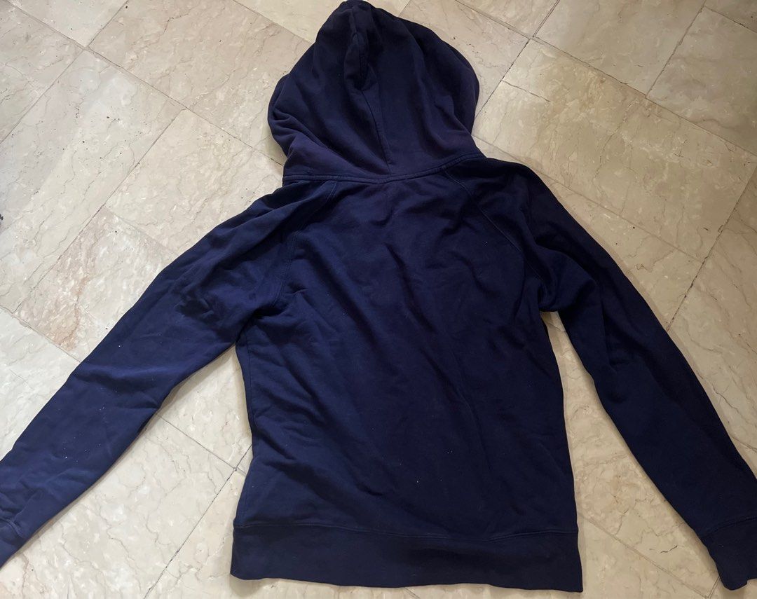 GAP hooded jacket, navy blue (Category: Coats, Jackets and Outerwear) located in Las Pinas. Submitted by iceedevclutter (Listing ID 1373558964, Image 3). Description: Original Bought in GAP outlet.