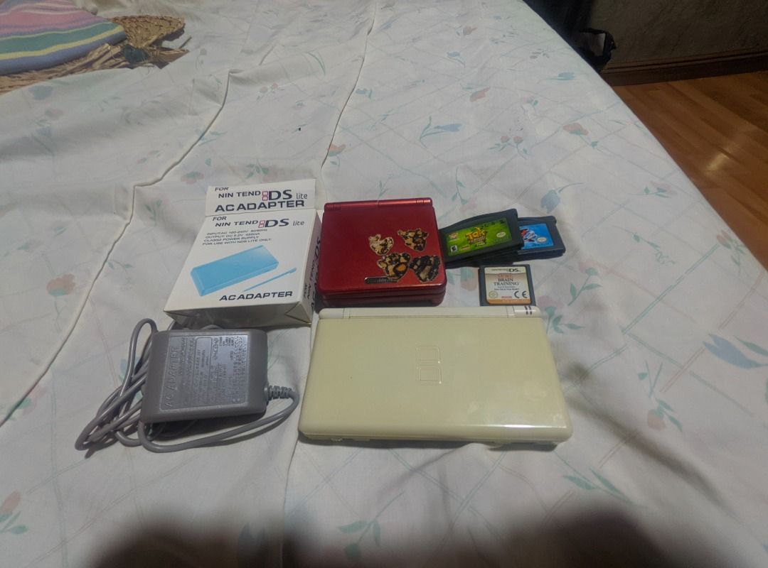 GBA SP/NINTENDO DSLITE (Category: Nintendo) located in Caloocan City. Submitted by thecpselle69302 (Listing ID 1383777079, Image 3). Description: For sale Ptpa admin 🎮 Nintendo DS Lite + GBA SP Bundle – For Restoration / Parts 🔸 DS Lite (EU version) – working, may charger, bottom screen flickers after a while. Case has yellowing due to age. 🔸 GBA SP (AGS-001, US) – untested, no battery, may scratches/dents, and possibly may LCD issue (parang m