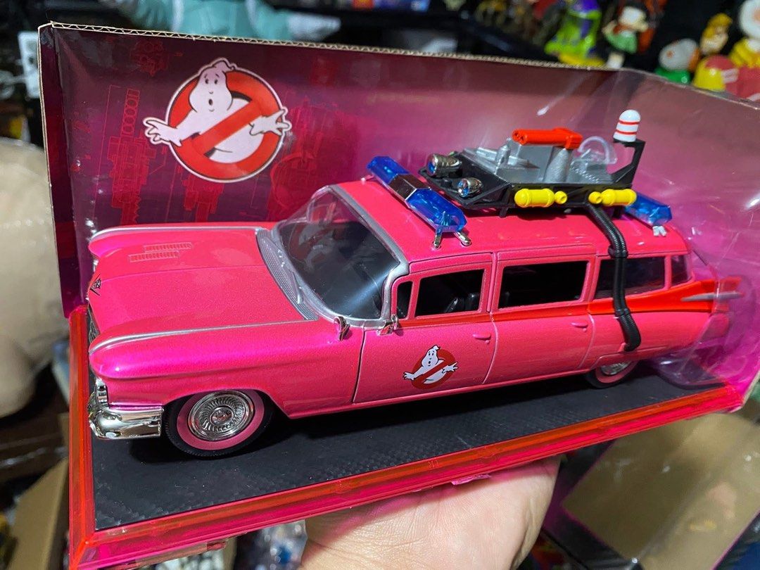 Ghost Busters Ecto 1 Pink Variant (Category: Vehicle & Diecast Models) located in Taytay. Submitted by michidc (Listing ID 1383806288, Image 1). Description: GHOST BUSTERS ECTO-1 PINK Variant 1:24 scale Diecast Metal Nao open ang hood Nao open ang doors Nao open ang likod Authentic by JADA As is where is condition What you see os what you get Parañaque Pick up Lalamove Shipping.